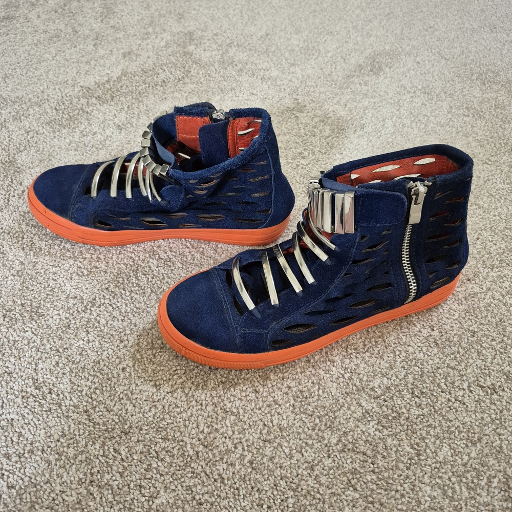 Navy and Orange Suede High-Top Trainers with a Sporty Vibe